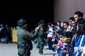 El Paso emitirá estado de emergencia migrante