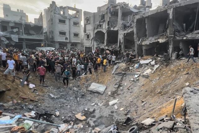 Israel ataca Jabalia al norte de Gaza, heridos y muertos superan los 400