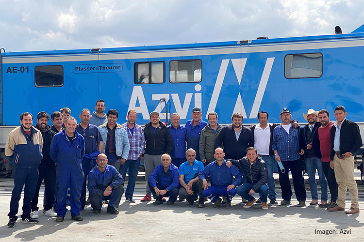50 maquinistas y 30 controladores de tráfico del Tren Maya terminan entrenamiento en España