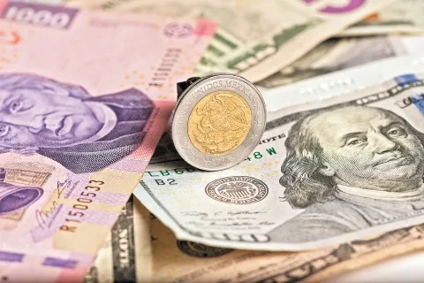El peso mexicano estuvo entre los activos financieros más favorecidos en 2023