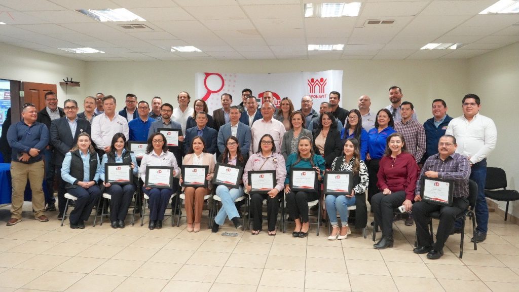 Empresarios sanluisinos, clave para el desarrollo económico: Santos