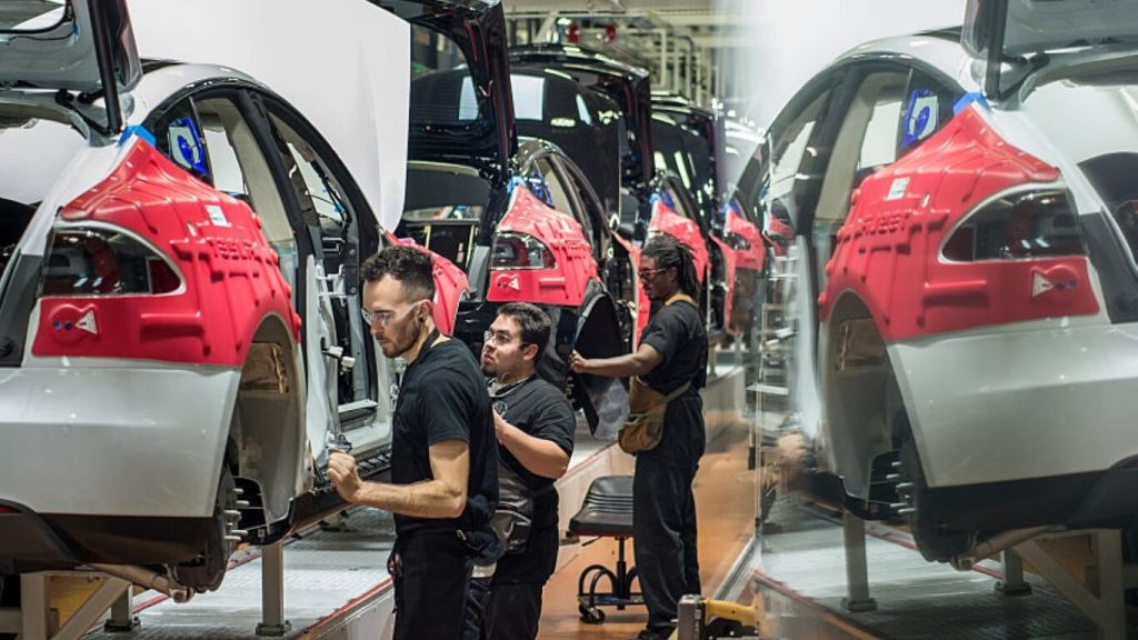 Tesla recortará el 10% de sus empleados a nivel mundial por caída de ventas