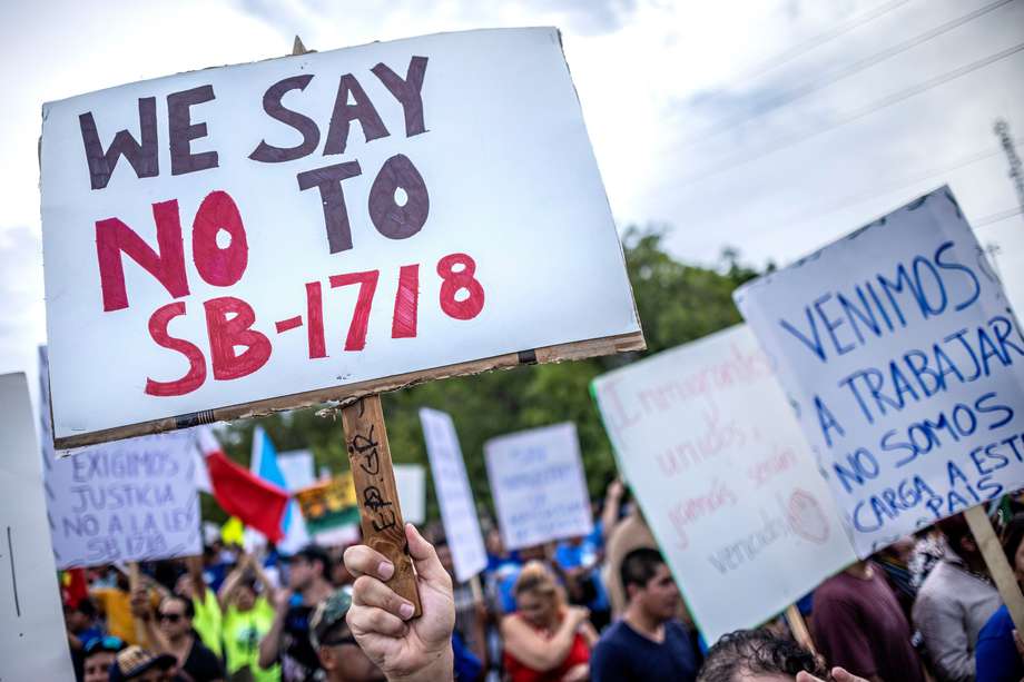 Juez bloquea una parte de la ley antiinmigrante SB1718 pero el gobierno en Florida pide reconsiderar la orden