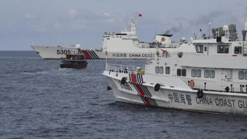  China aumenta los riesgos de conflicto con Taiwán cercando con aviones y barcos